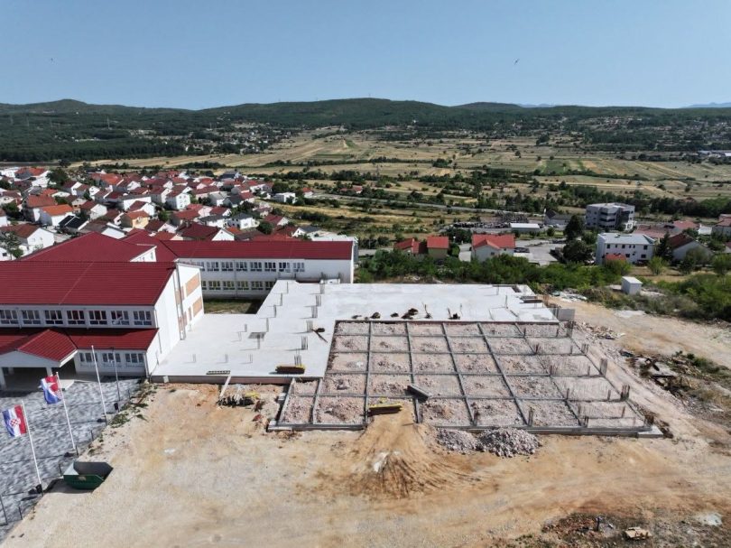 posu ju dodijeljeno 400 000 km za nastavak gradnje