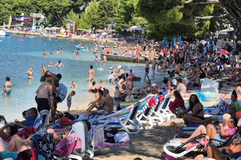 rekordan srpanj u makarskoj pola milijuna no enja