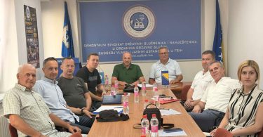 zaposlenici porezne uprave fbih najavljuju trajk t