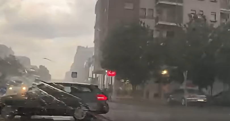 silovito nevrijeme s grmljavinom i olujnim vjetrom