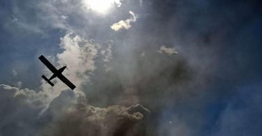 vatra na vrsnici izvan nadzora plamen dosegnuo got