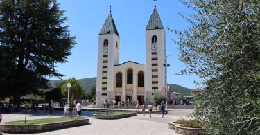 potvr ena optu nica za oskvrnu e vjerskih simbola