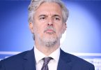 raspudi bez uvijanja kom i je politi ki monstrum o